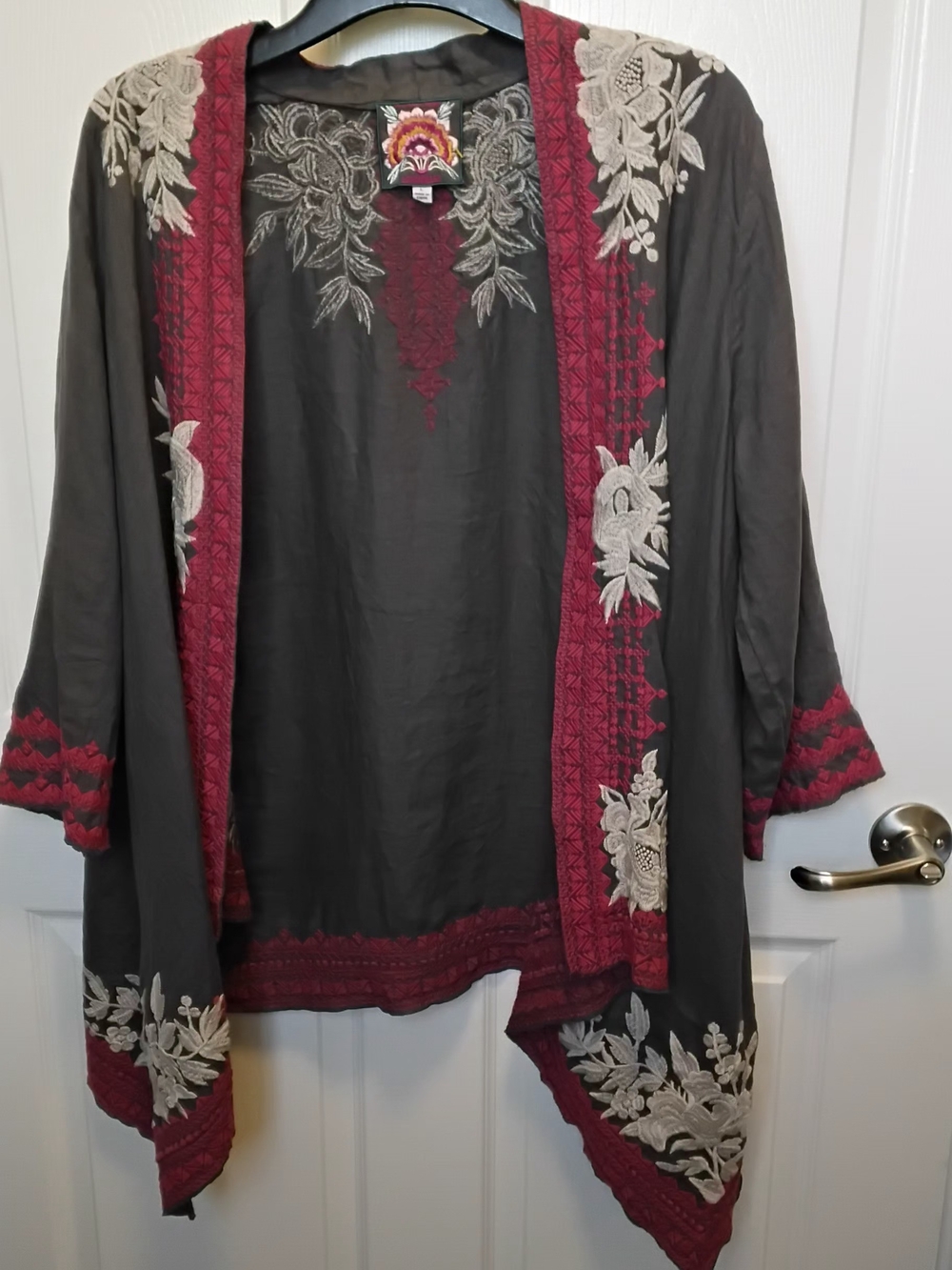 JOHNNY WAS 100% Linen Asymetical Embroidered Kimono Style Pop On Top